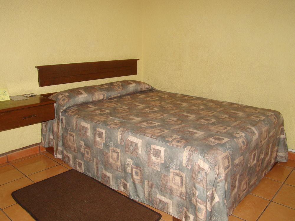 Hotel Estefania Morelia Ngoại thất bức ảnh